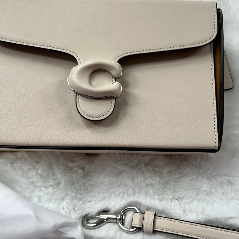 Coach purse - Picture 3 of 9